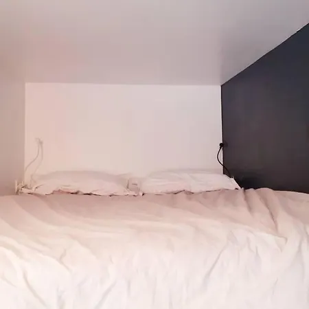 Small Arty Menilmontant Paris